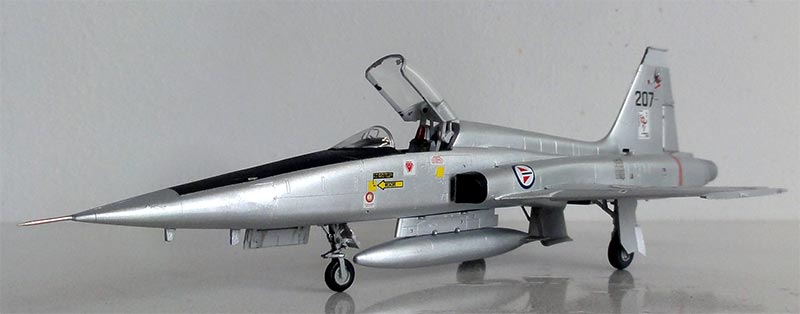 Wolfpack 1/72 RF-5A Freedom Fighter 'RoKAF' Plastic Military Scale Model Kit F-5 