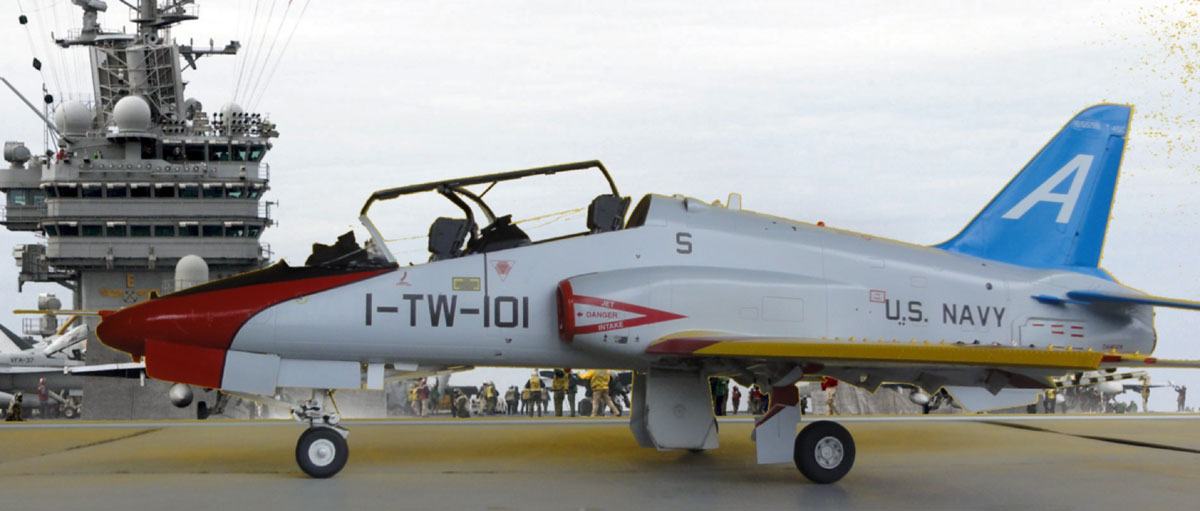 طائرة التدريب T-45