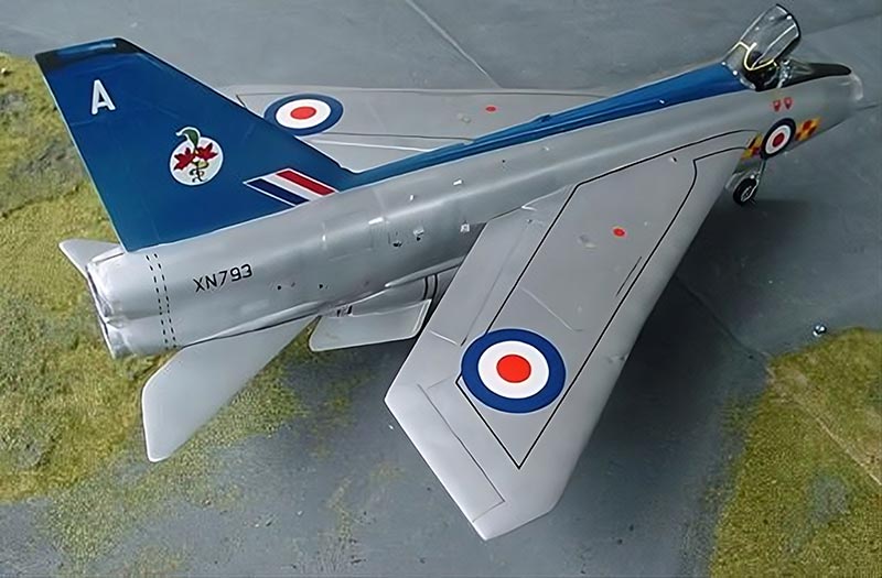 bac lightning plastic scale model 1/32